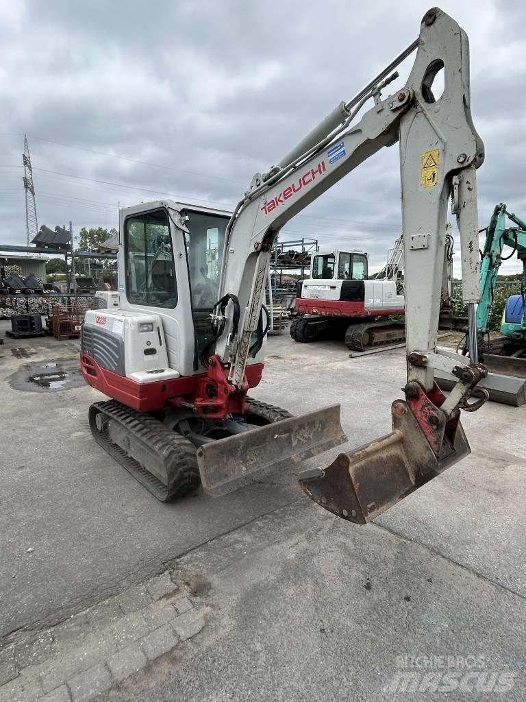 Takeuchi TB 228 Mini rýpadlá < 7t