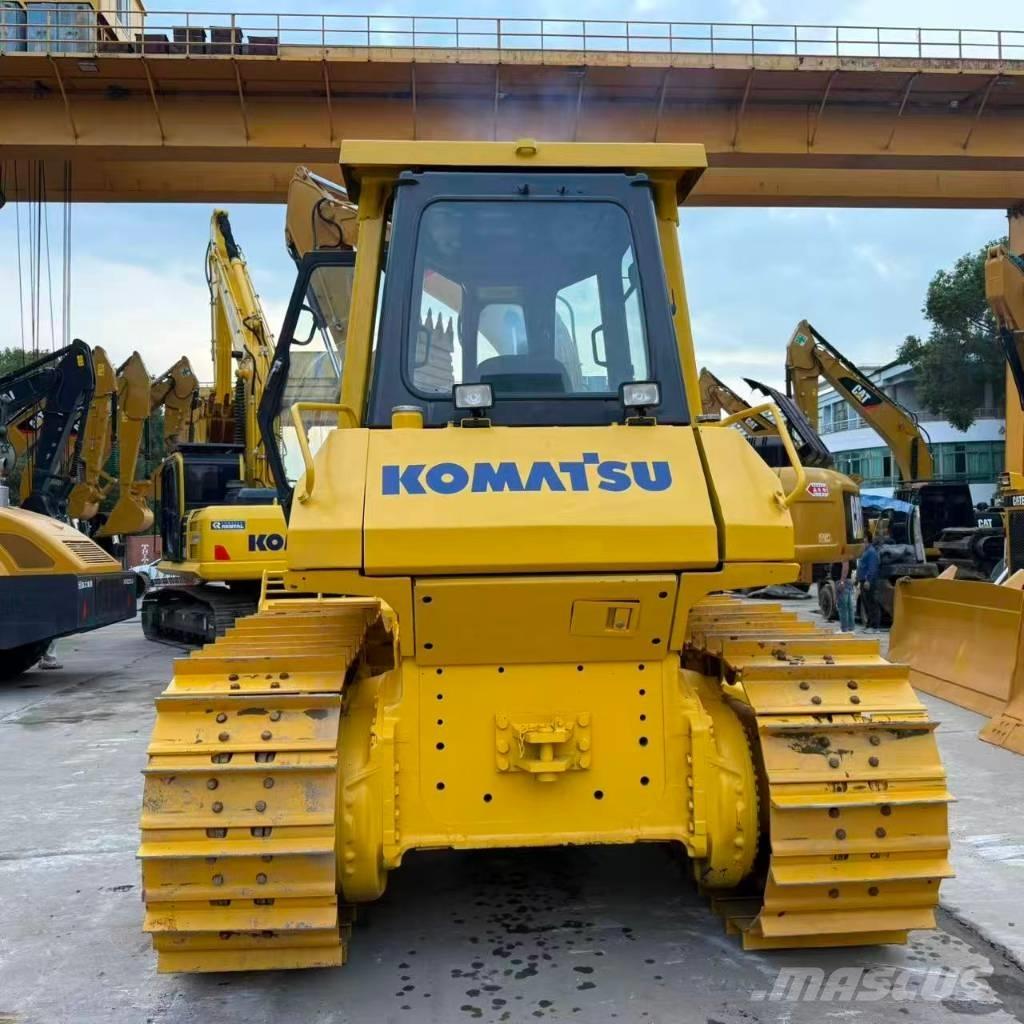 Komatsu D65PX-12E Pásové dozéry