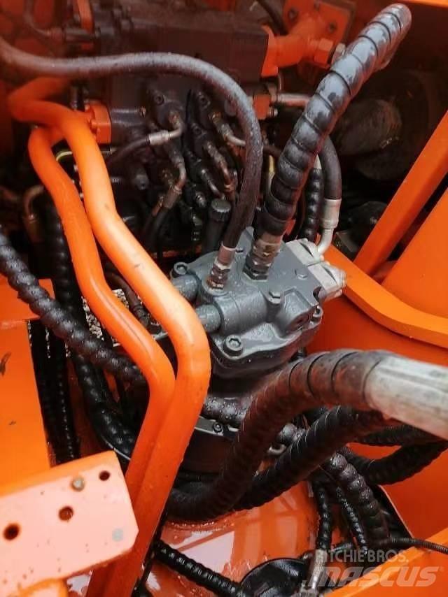 Doosan 225 LC-9 Pásové rýpadlá