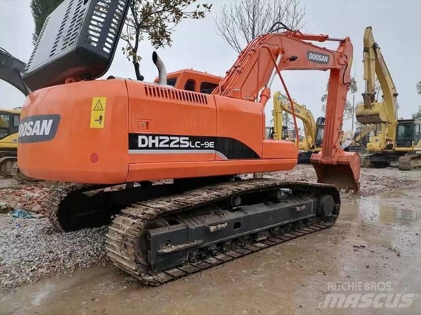 Doosan 225 LC-9 Pásové rýpadlá