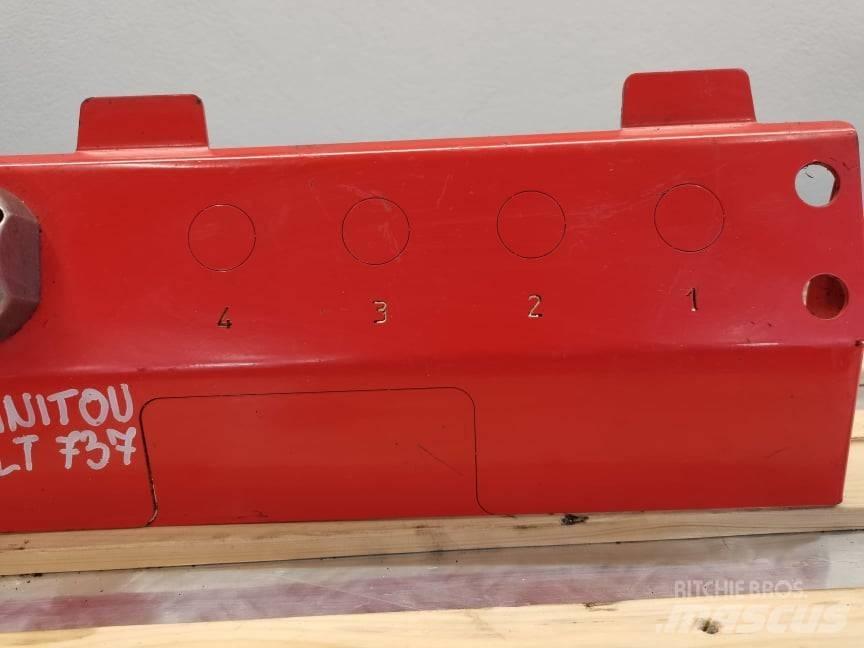 Manitou MLT shield Kabíny a interiér