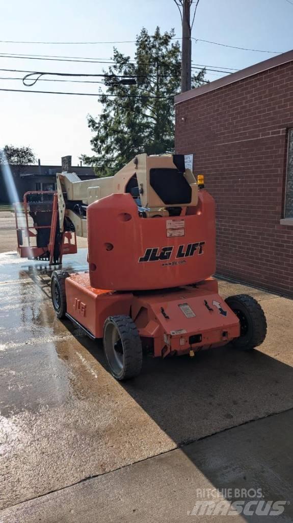JLG E 400 AJPN Kĺbové plošiny