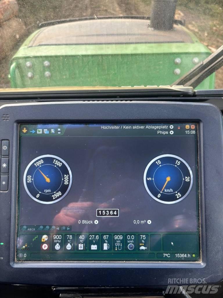 John Deere 1110 E Lesné traktory