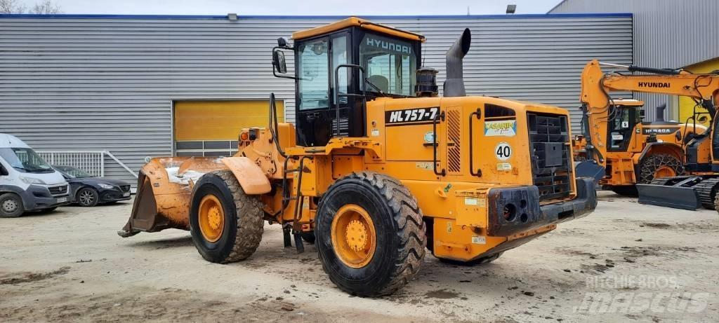 Hyundai HL 757-7 Kolesové nakladače