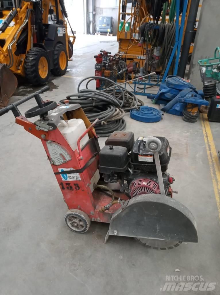 Husqvarna FS400LV Stavebníctvo - ostatné