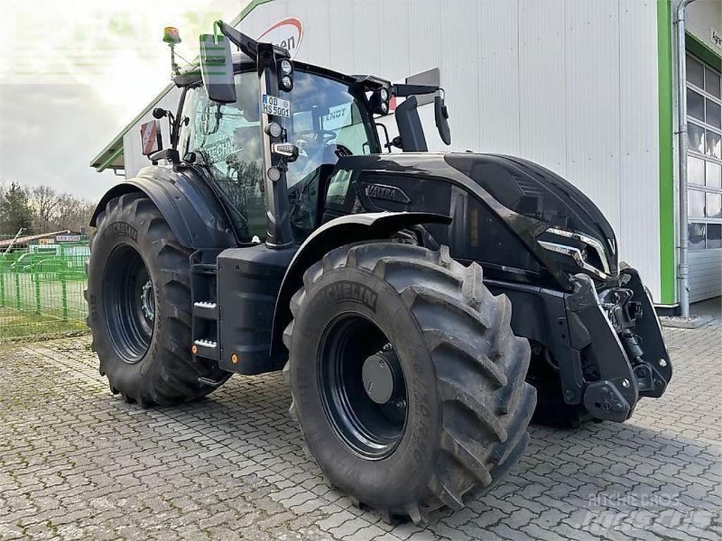 Valtra q305 Traktory
