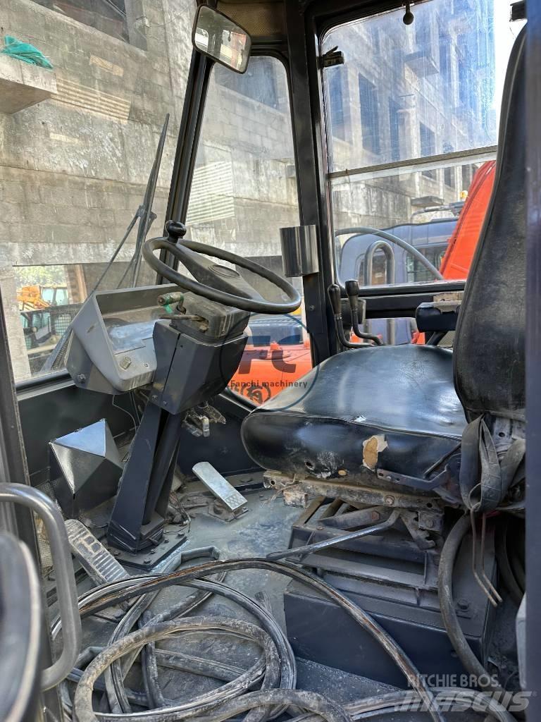 Komatsu WA 320 Kolesové nakladače