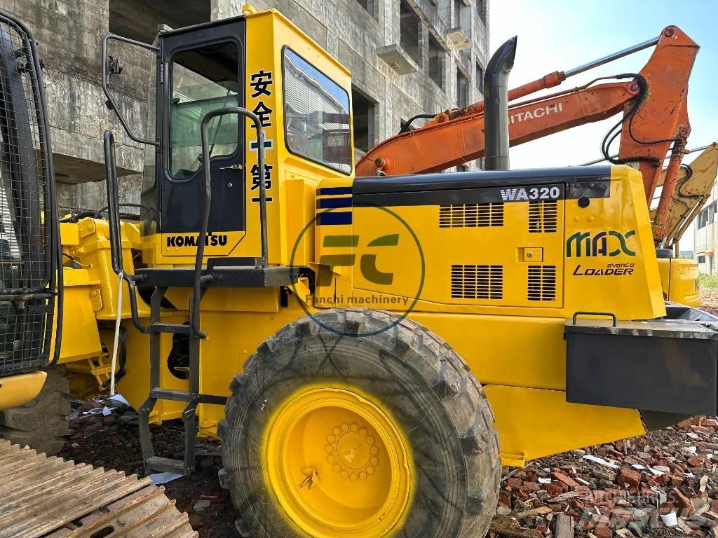 Komatsu WA 320 Kolesové nakladače