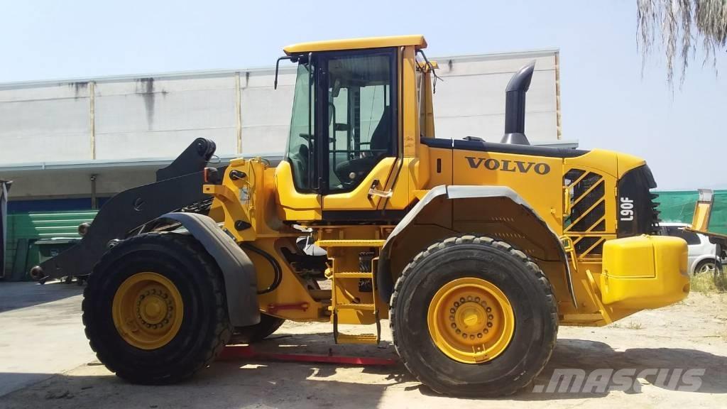 Volvo L90F Kolesové nakladače