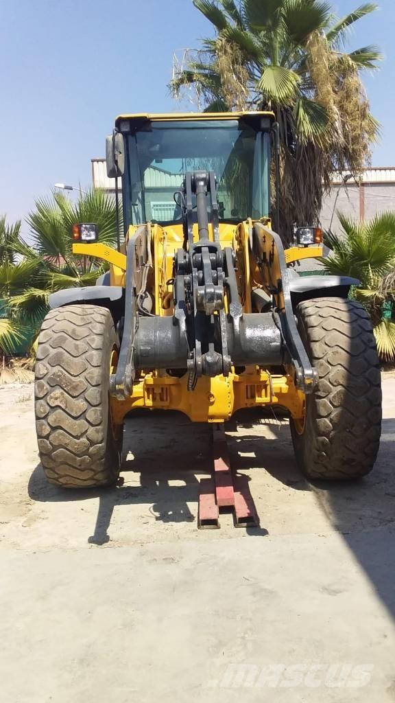 Volvo L90F Kolesové nakladače