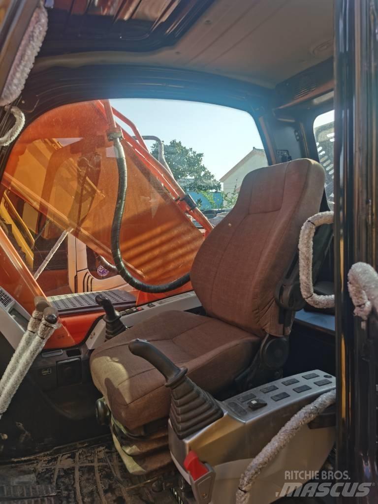 Doosan DX 225 LC Pásové rýpadlá