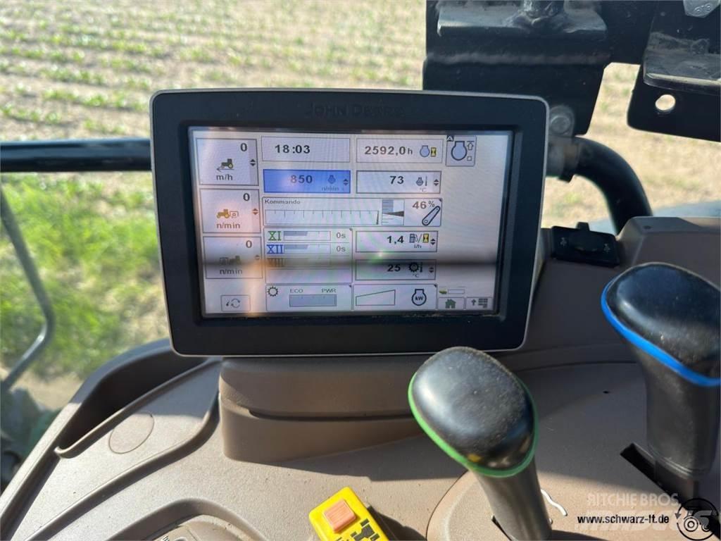 John Deere 6115R Traktory