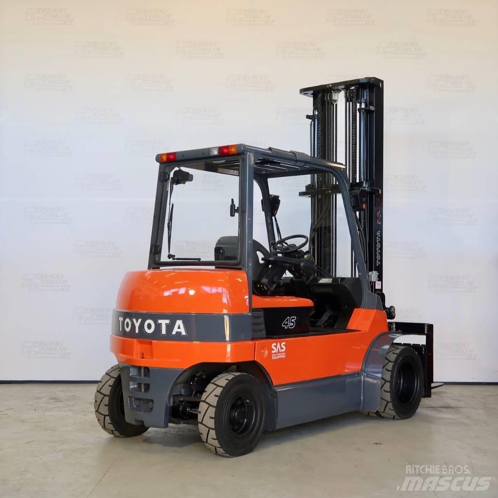 Toyota 7FBMF45 Akumulátorové vozíky