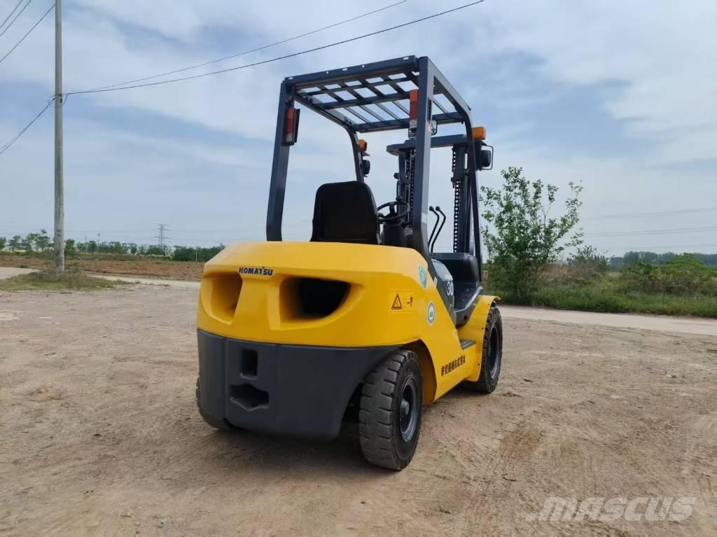 Komatsu 30 Dieselové vozíky
