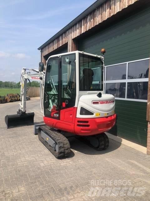 Takeuchi TB230 Mini rýpadlá < 7t