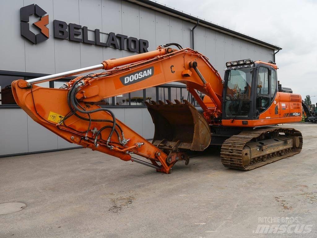 Doosan DX 255 LC-3 Pásové rýpadlá
