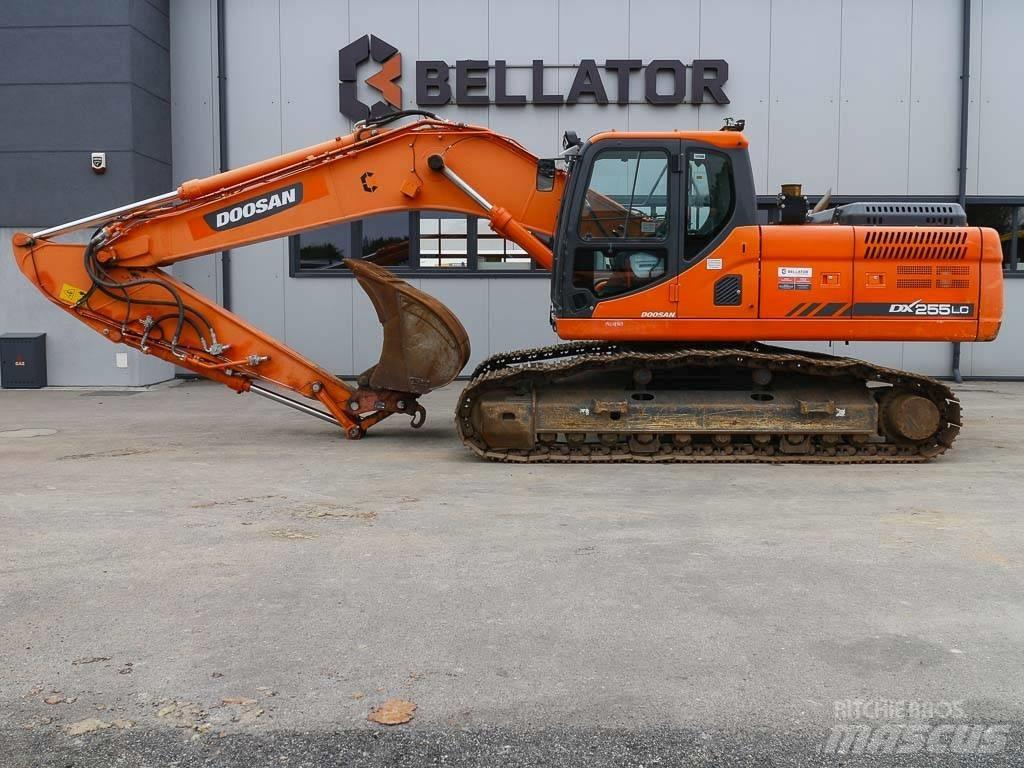 Doosan DX 255 LC-3 Pásové rýpadlá