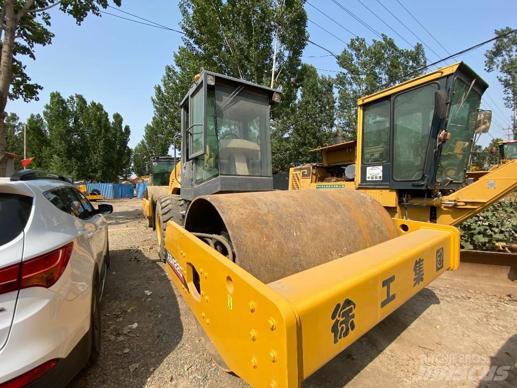 XCMG XSM220 Ťahačové valce