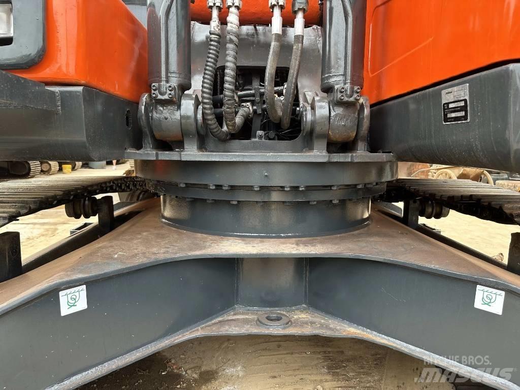 Doosan DX225LC-9C Pásové rýpadlá