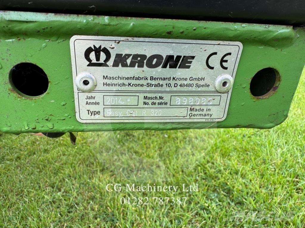 Krone R320 Kosačky namontované a ťahané