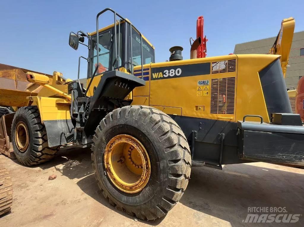 Komatsu WA 380 Kolesové nakladače