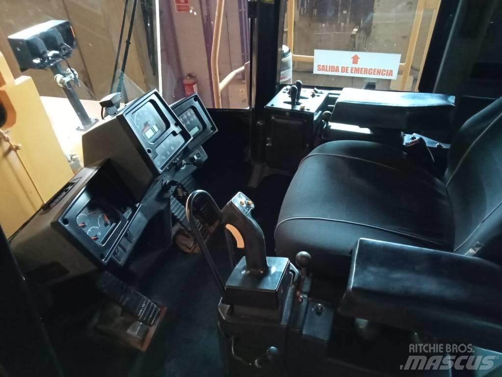 CAT 988H Mininakladače