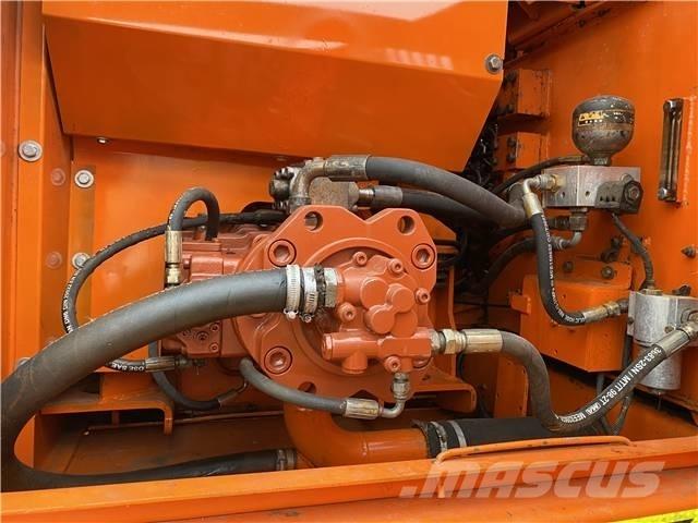 Doosan DH220LC-7 Pásové rýpadlá