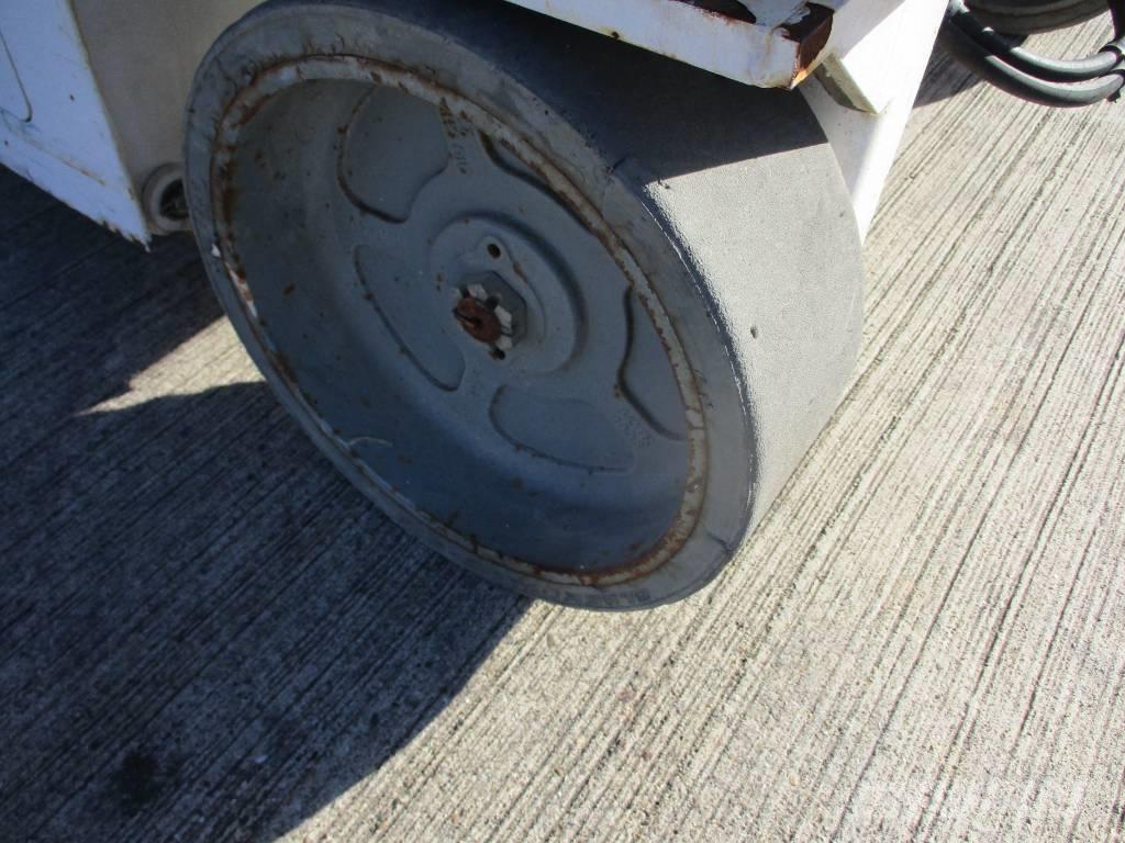 Genie GS 2046 (163) Nožnicové zdvíhacie plošiny