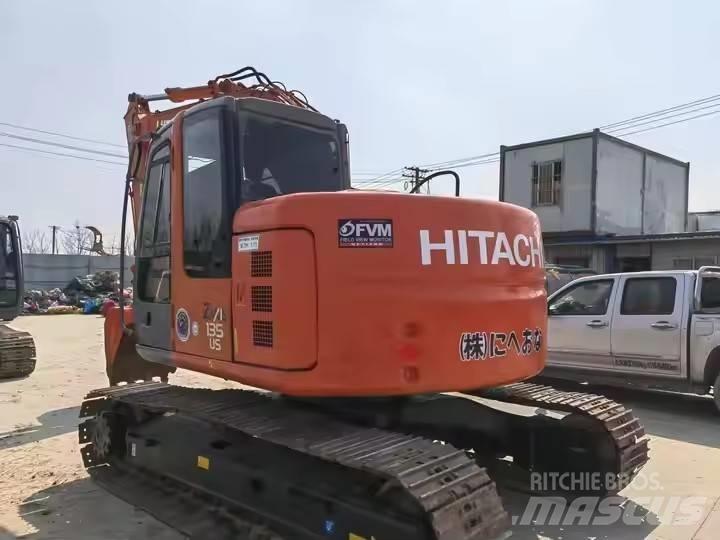 Hitachi ZX135 Pásové rýpadlá