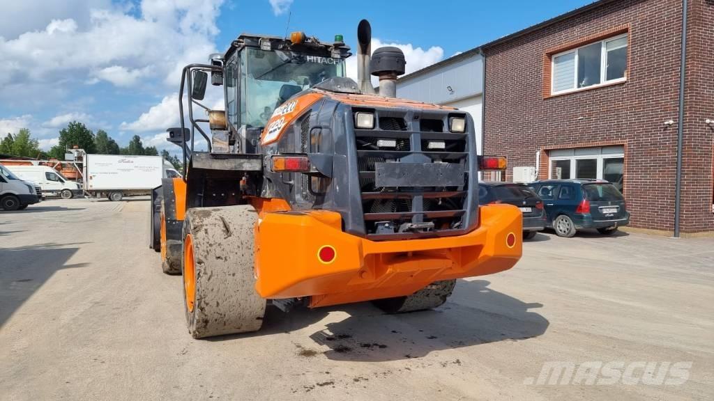 Hitachi ZW 220-6 Kolesové nakladače