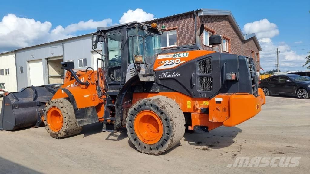 Hitachi ZW 220-6 Kolesové nakladače