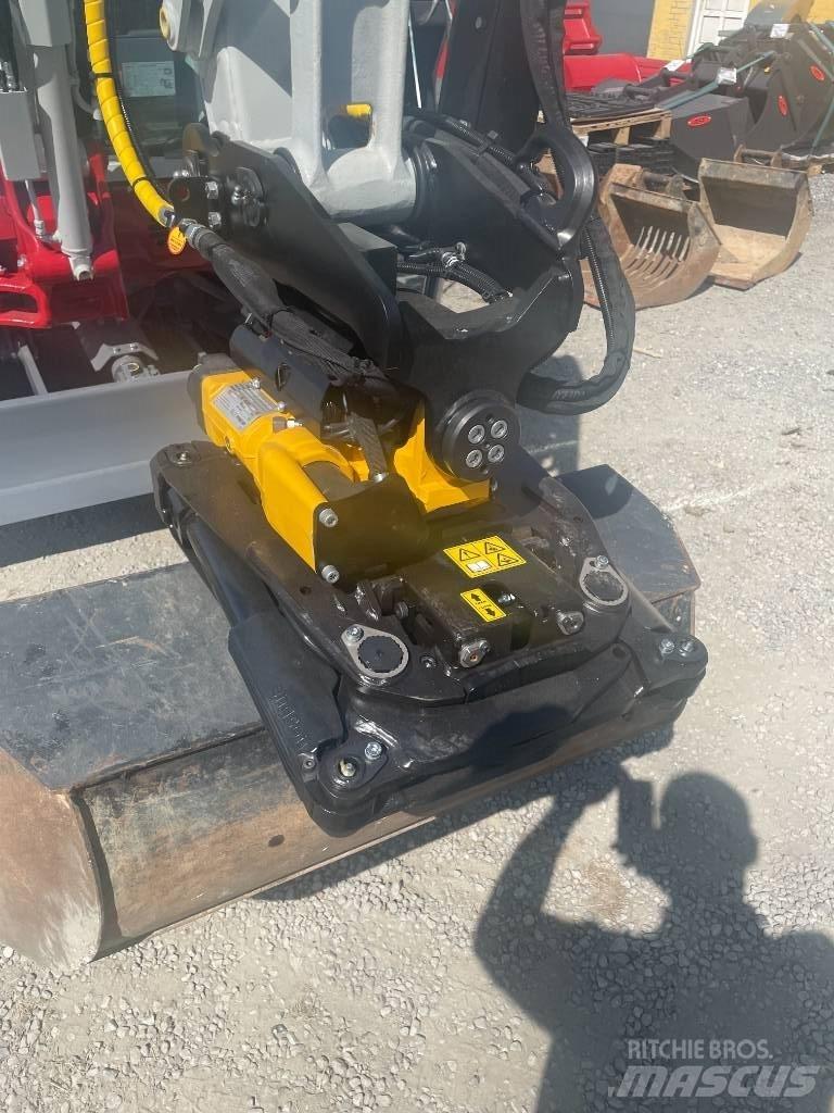 Takeuchi TB 2150 R Pásové rýpadlá