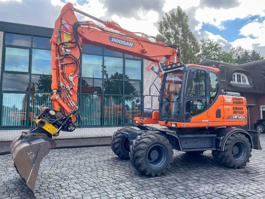 Doosan DX 140 W-3 Kolesové rýpadlá