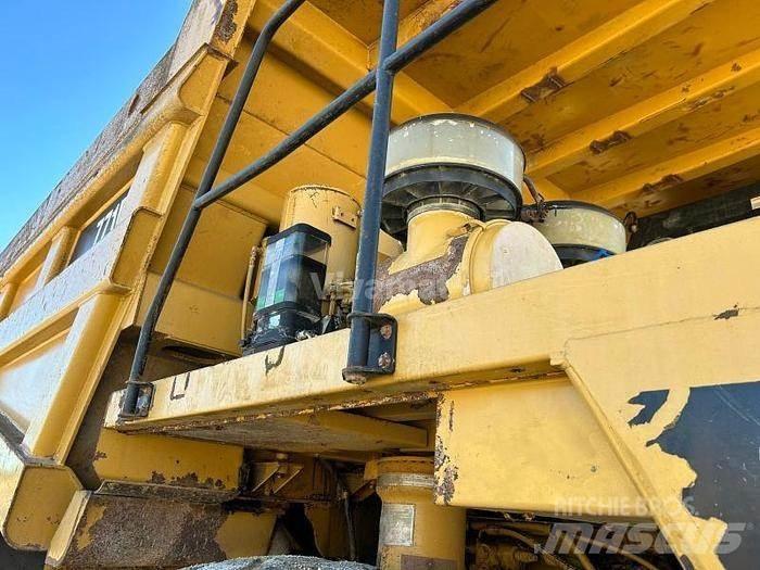 CAT 771D Stavebné sklápače