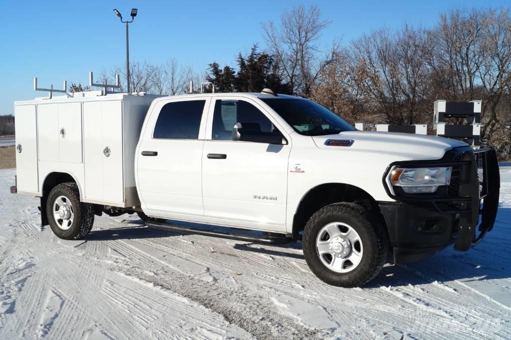 RAM 3500 TRADESMAN Nakladacia/sklápacia bočnica