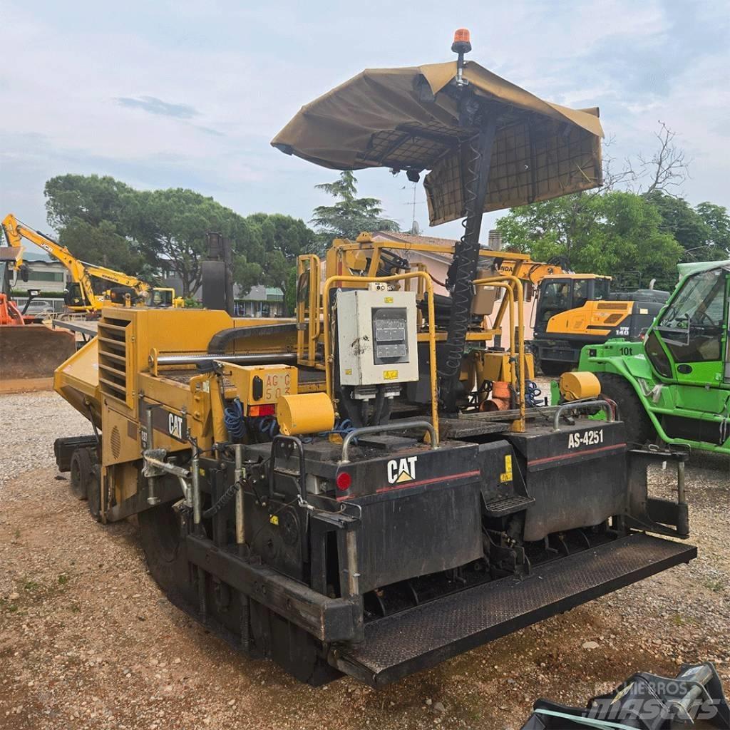 CAT AP 600 Finišéry