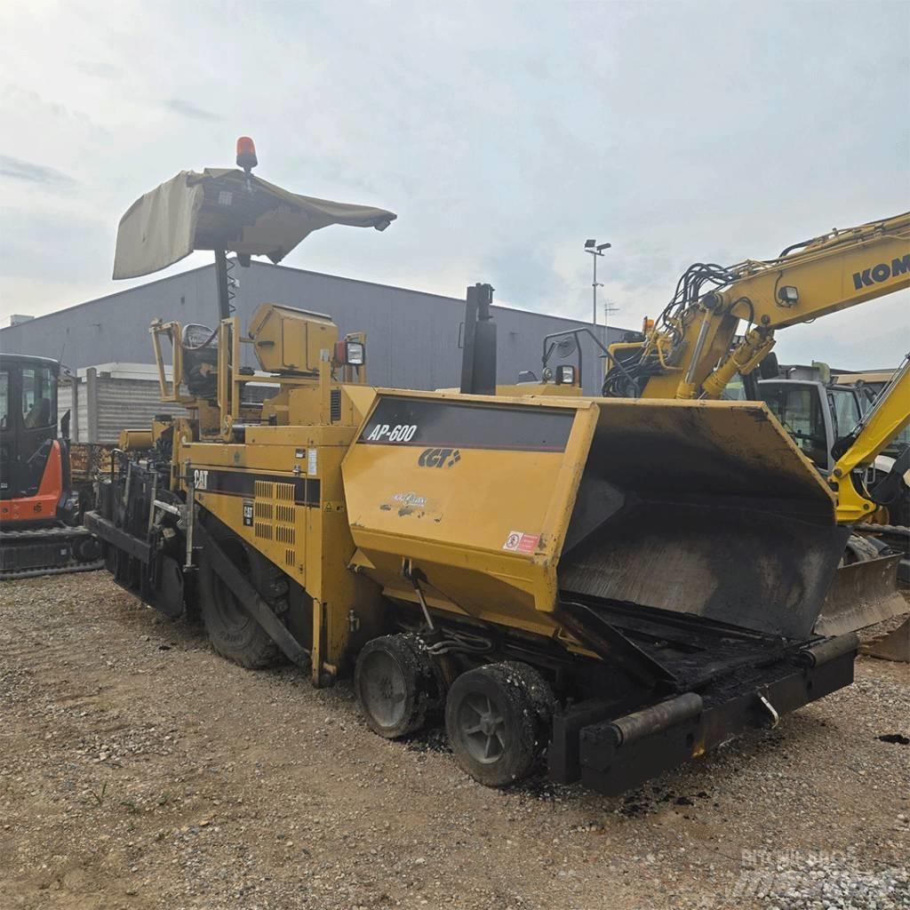 CAT AP 600 Finišéry