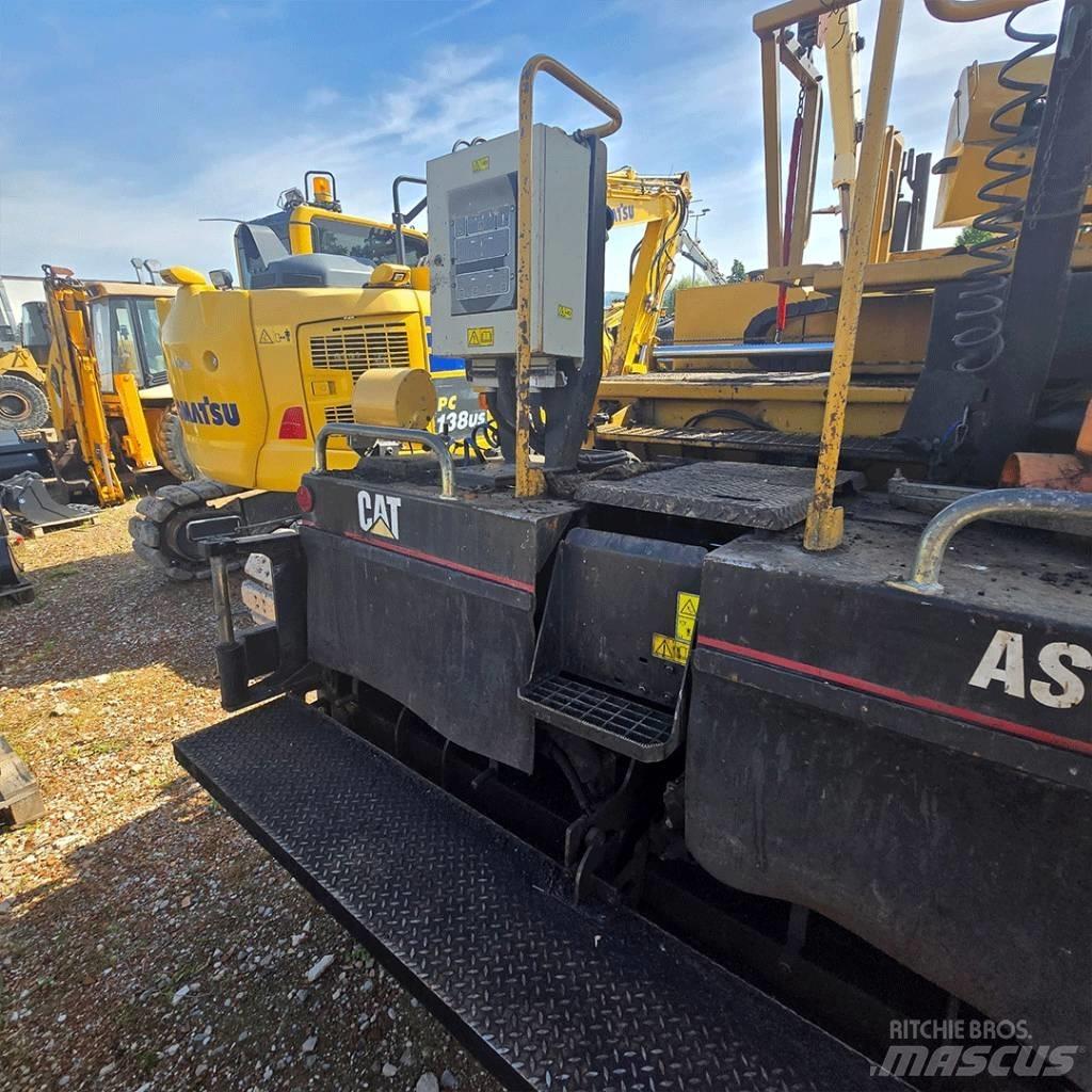 CAT AP 600 Finišéry