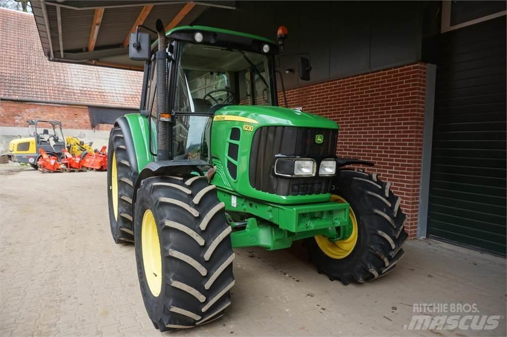 John Deere 6230 Traktory