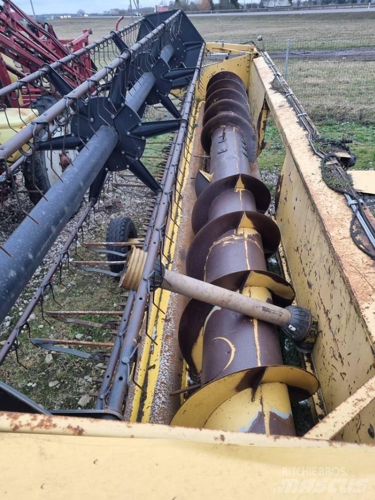 New Holland TX 36 Kombinované zberacie stroje
