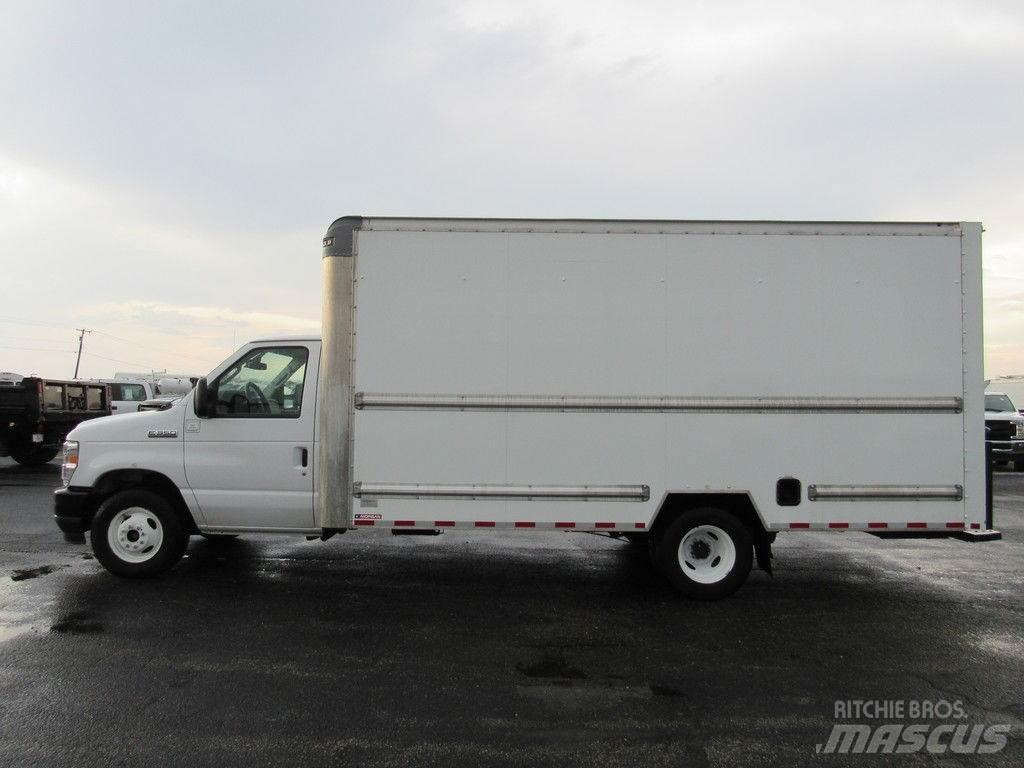 Ford E-350 Skriňová nadstavba