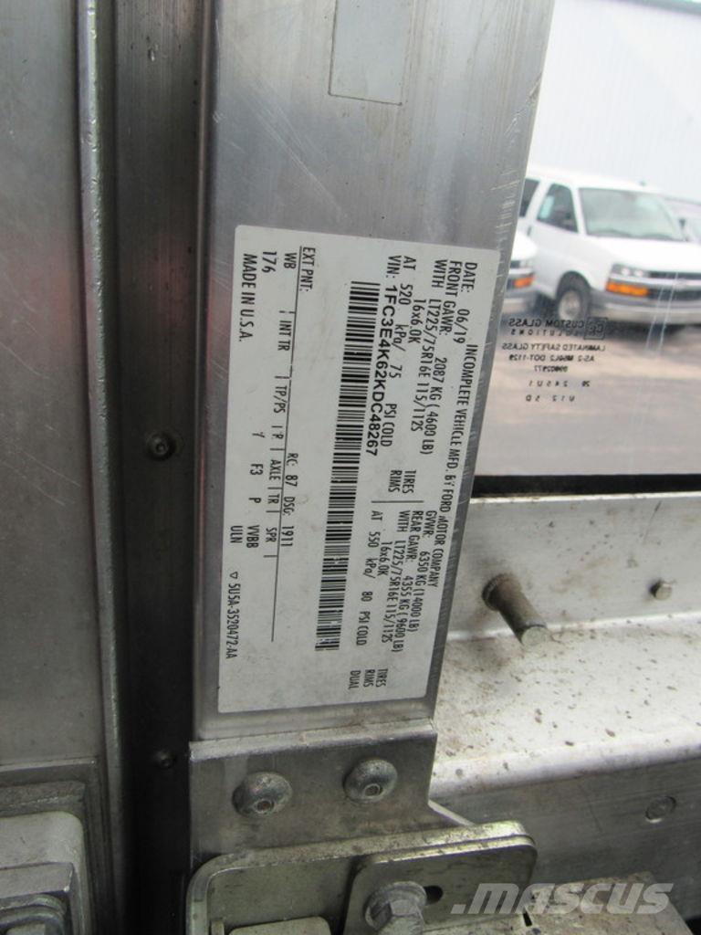 Ford E-450 Skriňová nadstavba