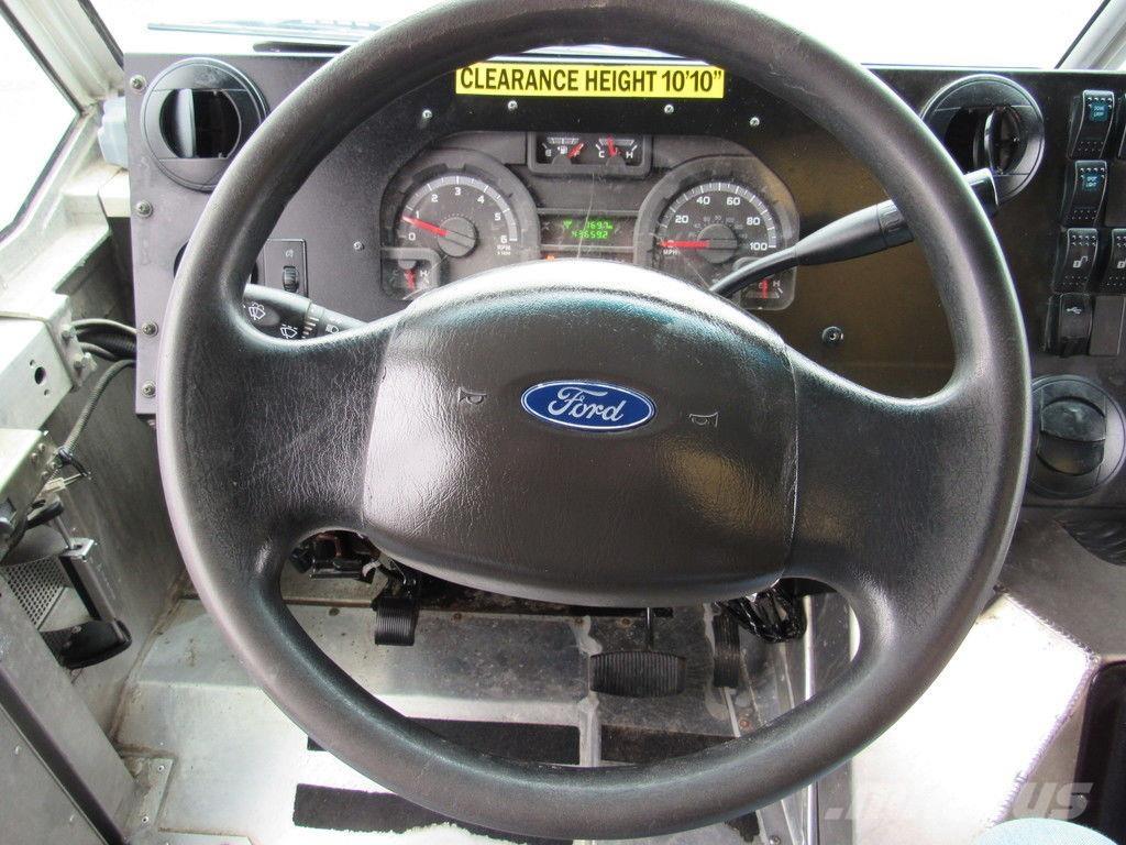 Ford E-450 Skriňová nadstavba