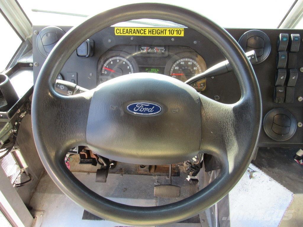 Ford E-450 Skriňová nadstavba