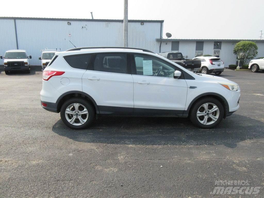 Ford Escape Automobily