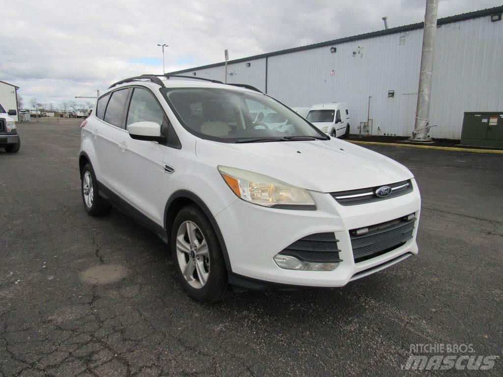 Ford Escape Automobily
