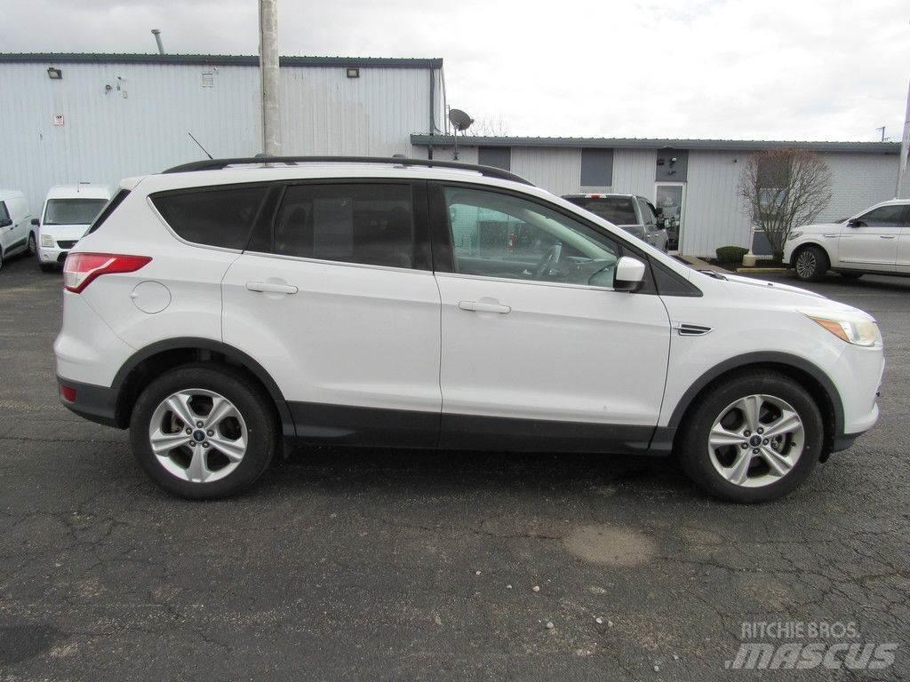 Ford Escape Automobily