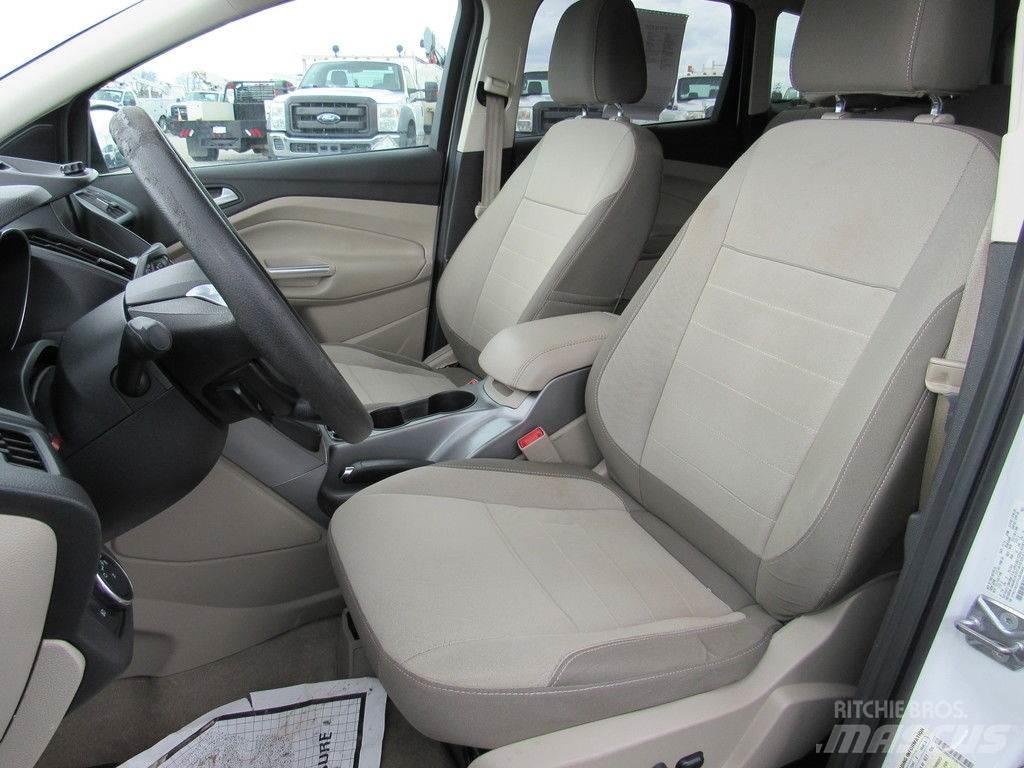 Ford Escape Automobily