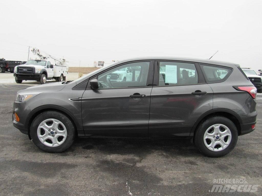 Ford Escape Automobily
