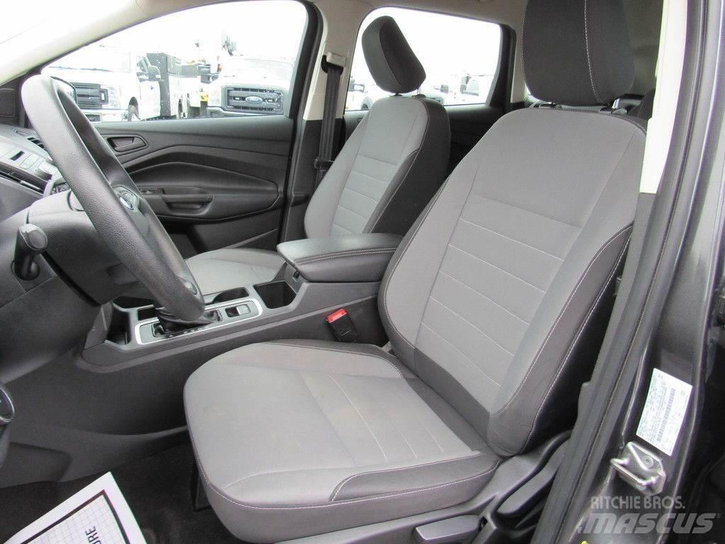 Ford Escape Automobily